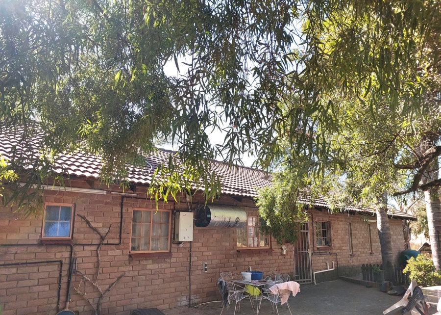 3 Bedroom Property for Sale in Mamogaleskraal AH North West